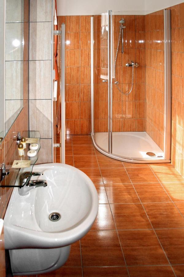 Příbor Wellness Hotel Hukvaldy Polopenze A Wellness V Cene מראה חיצוני תמונה