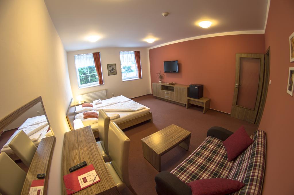 Příbor Wellness Hotel Hukvaldy Polopenze A Wellness V Cene מראה חיצוני תמונה