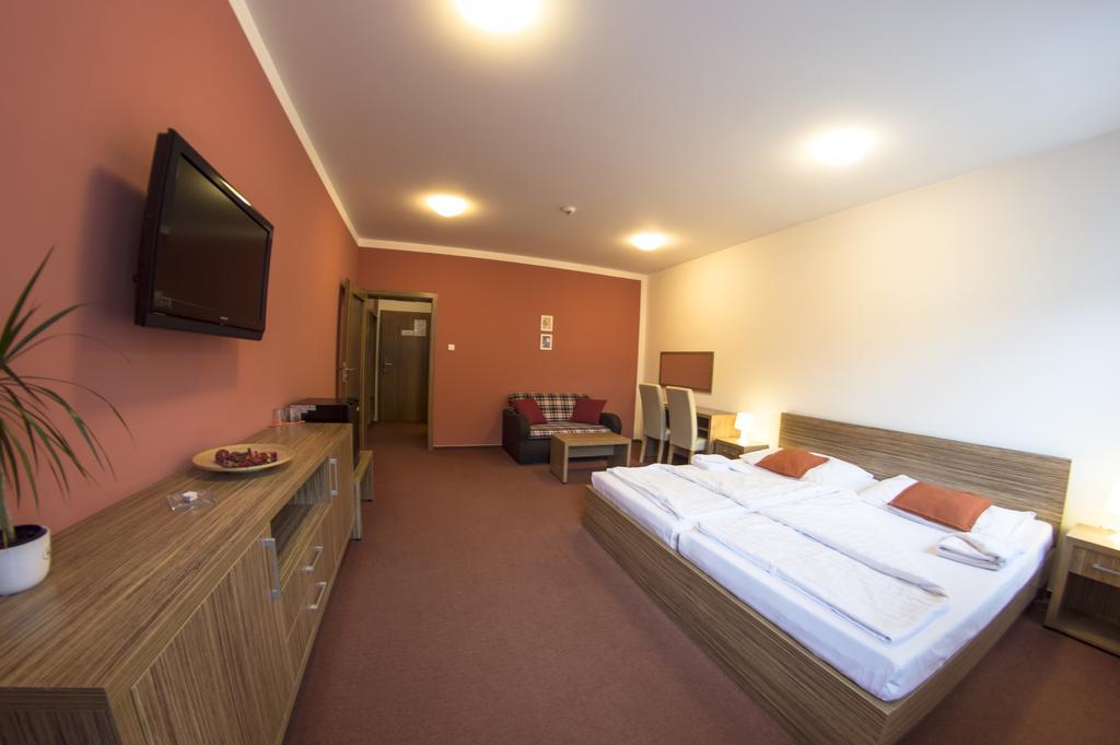 Příbor Wellness Hotel Hukvaldy Polopenze A Wellness V Cene מראה חיצוני תמונה