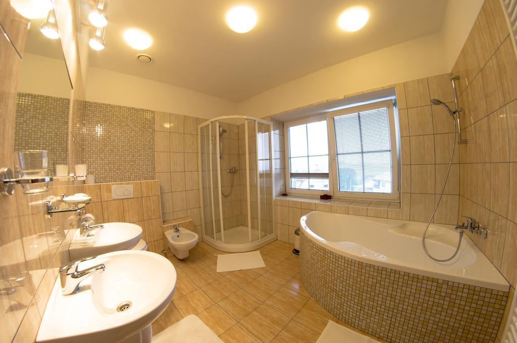 Příbor Wellness Hotel Hukvaldy Polopenze A Wellness V Cene מראה חיצוני תמונה