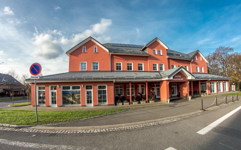 Příbor Wellness Hotel Hukvaldy Polopenze A Wellness V Cene מראה חיצוני תמונה