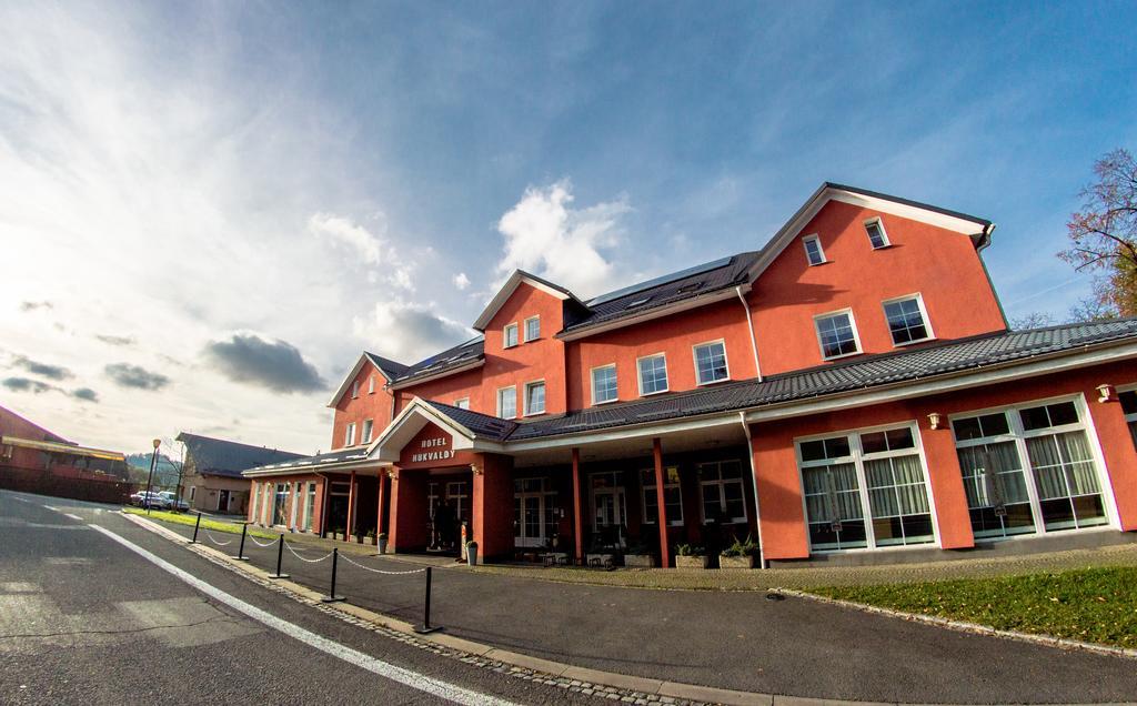 Příbor Wellness Hotel Hukvaldy Polopenze A Wellness V Cene מראה חיצוני תמונה